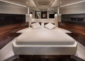 vip-cabin-luxury-yacht-sunseeker-predator-84-palumba-balearic-islands