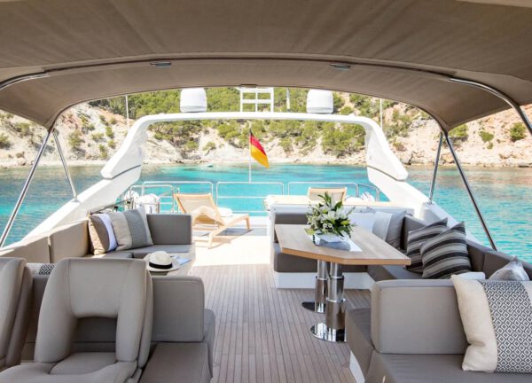 rear luxury yacht pearl tomi