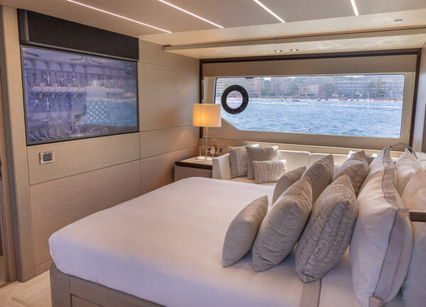 bedroom yacht sunseeker 76 Lady m mallorca