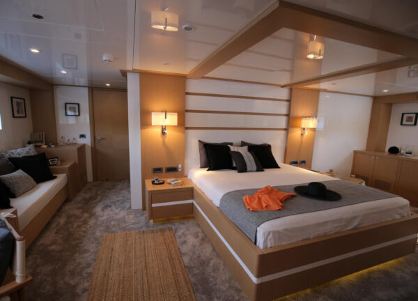 yacht ottawa master cabin