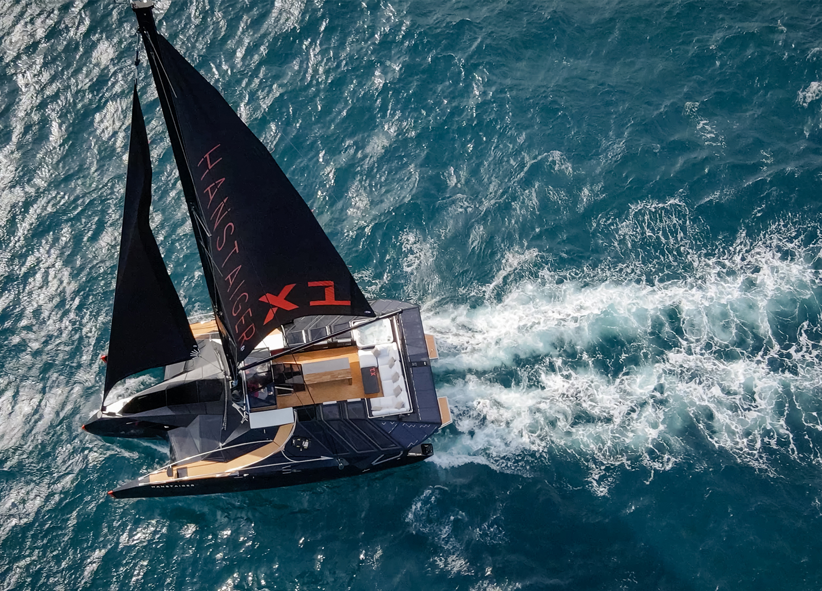 trimaran hanstaiger x1 sailing