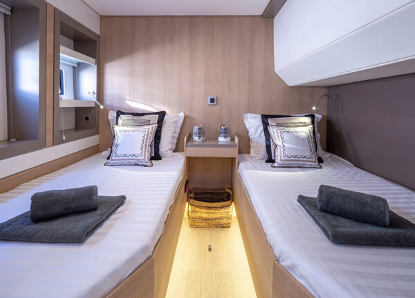 charter catamaran greece bali 54 license to chill double cabin