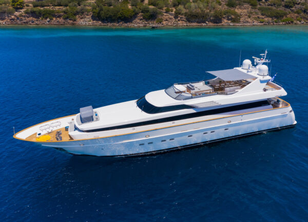 charter yacht cantieri di pisa akhir 100 shooting star greece