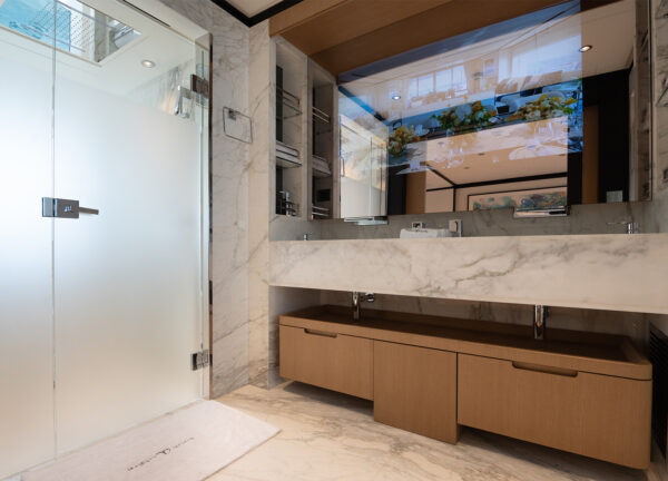 charter yacht majesty 120 olivia bathroom