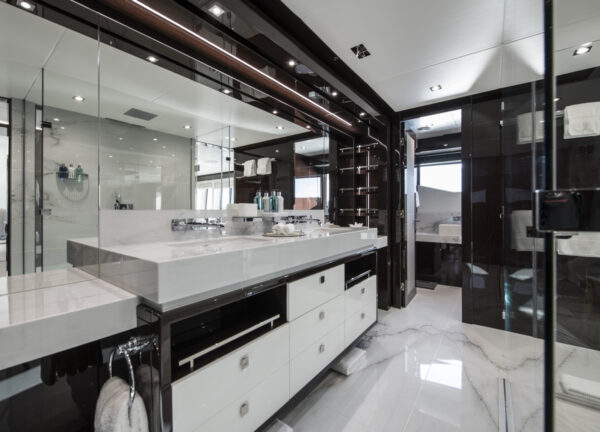 Sunseeker 40m berco voyager bathroom