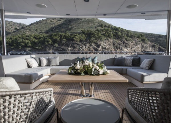 Sunseeker 40m berco voyager exterior lounge