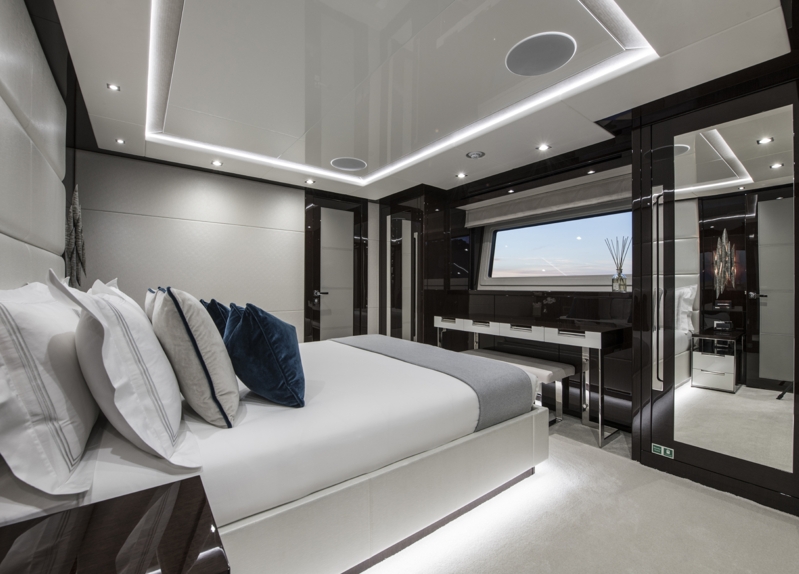 Sunseeker 40m berco voyager vip cabin