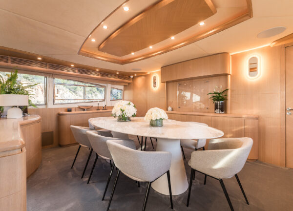 astondoa 102 glx b4 interior dining