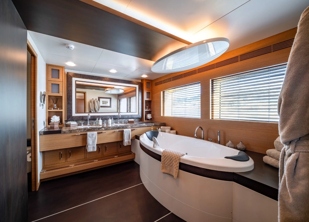 tamsen yachts quantum h bath