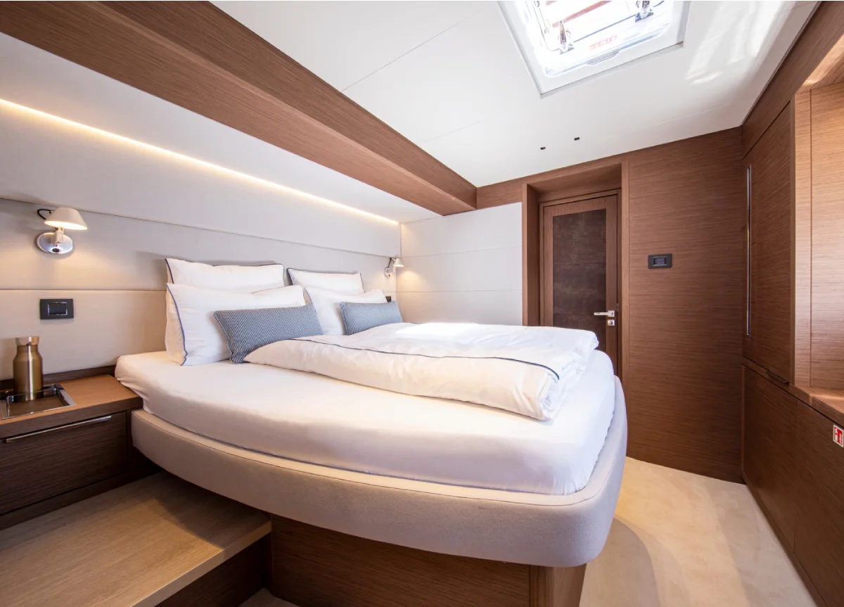 lagoon sixty 5 kingfisher v guest cabin