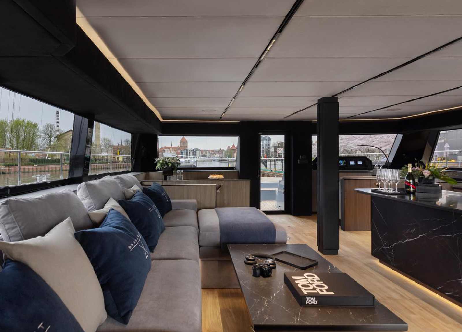 Seabarit livingroom