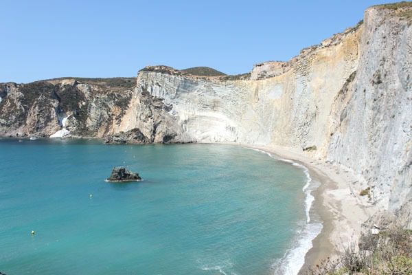 harbour isola di ponza spiaggia chiaia di luna