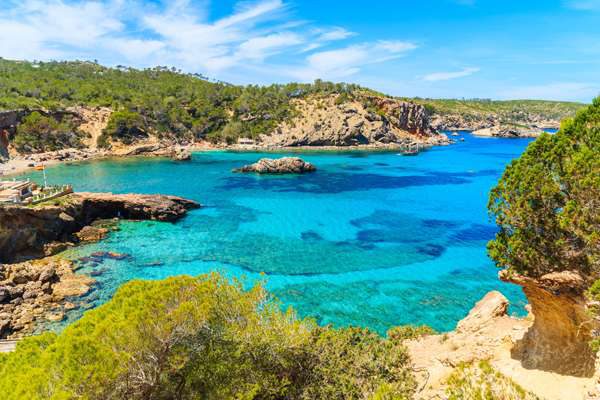 luxus-charter-route-hotspots-balearen-cala-xarraca.jpg