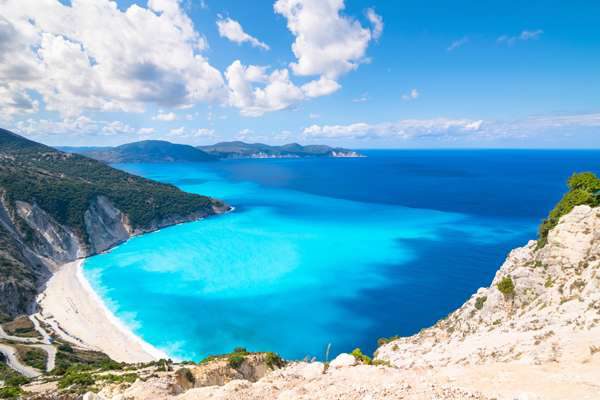 yacht charter itinerarie ionian islands myrtos beach