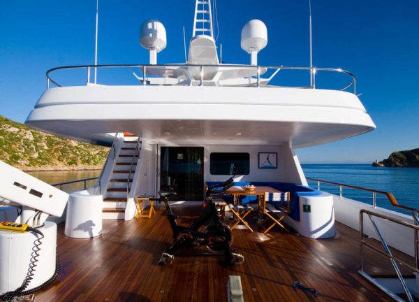 upperdeck luxury yacht heesen 35