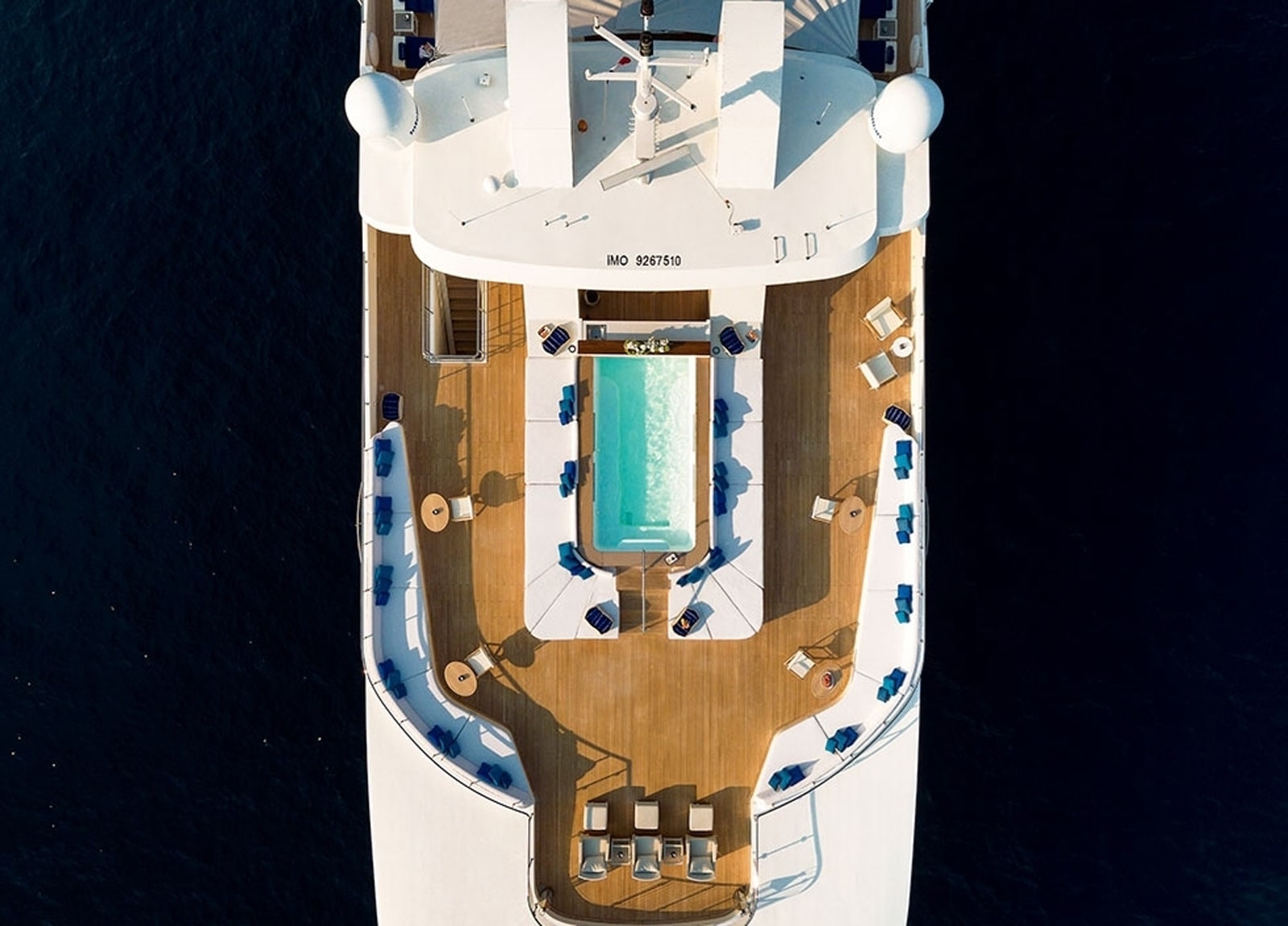 upperdeck pool luxury yacht serenity 72