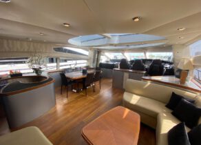 Livingroom-Hooligan (1)