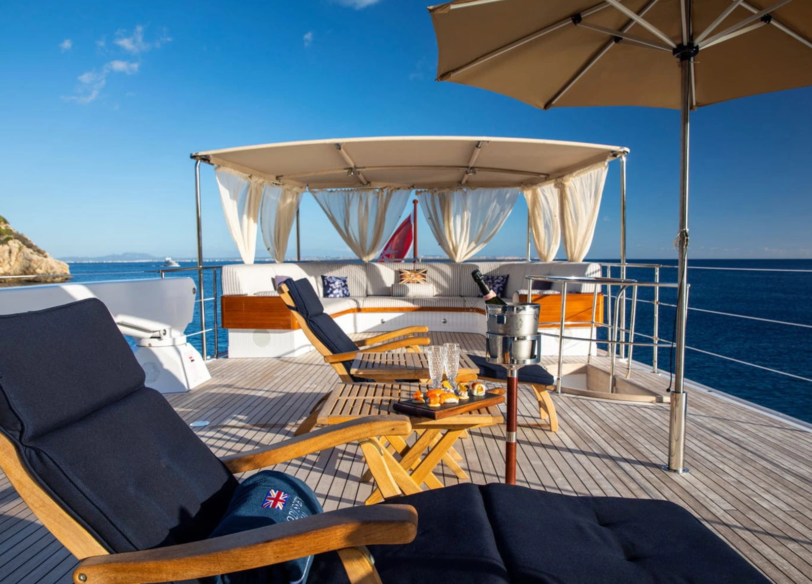 benetti odyssey III fly sunlounger