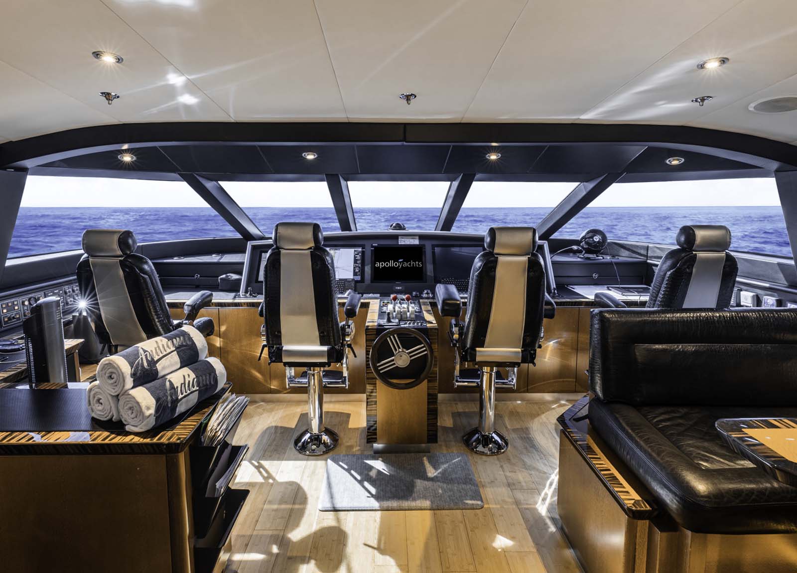 bridge luxury yacht parker johnson 150 andiamo