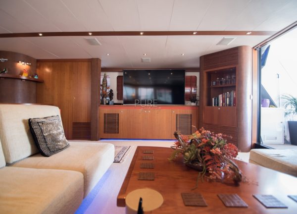 lounge luxury yacht heesen 28m heartbeat of life