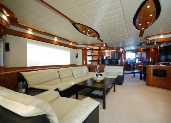 lounge luxury yacht mochi craft 85 leigh
