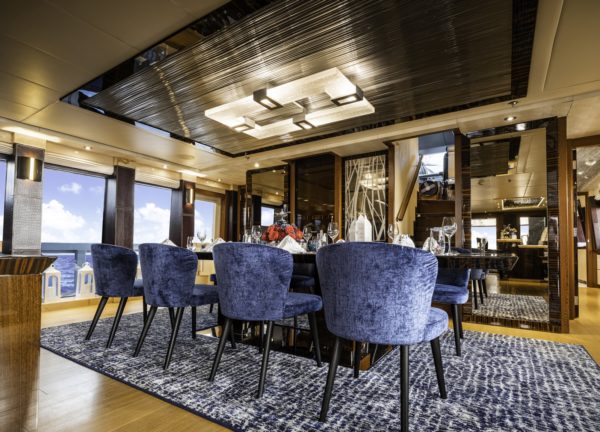 luxury yacht parker johnson 150 andiamo lounge