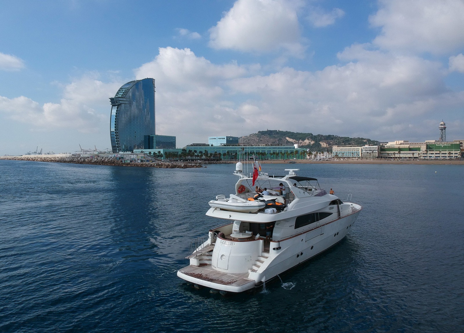 rear luxury yacht mochi craft 85 leigh spain