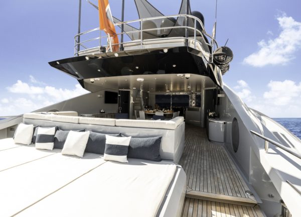 sundeck luxury yacht parker johnson 150 andiamo