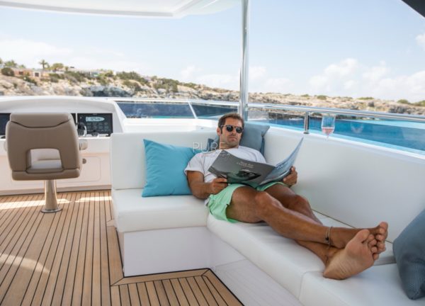 upperdeck luxury yacht vanquish 82 sea story charter