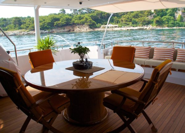 upperdeck seating luxury yacht heesen 28m heartbeat of life spain