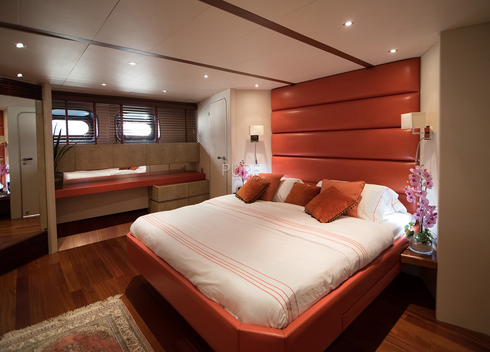 vip cabin luxury yacht heesen 28m heartbeat of life