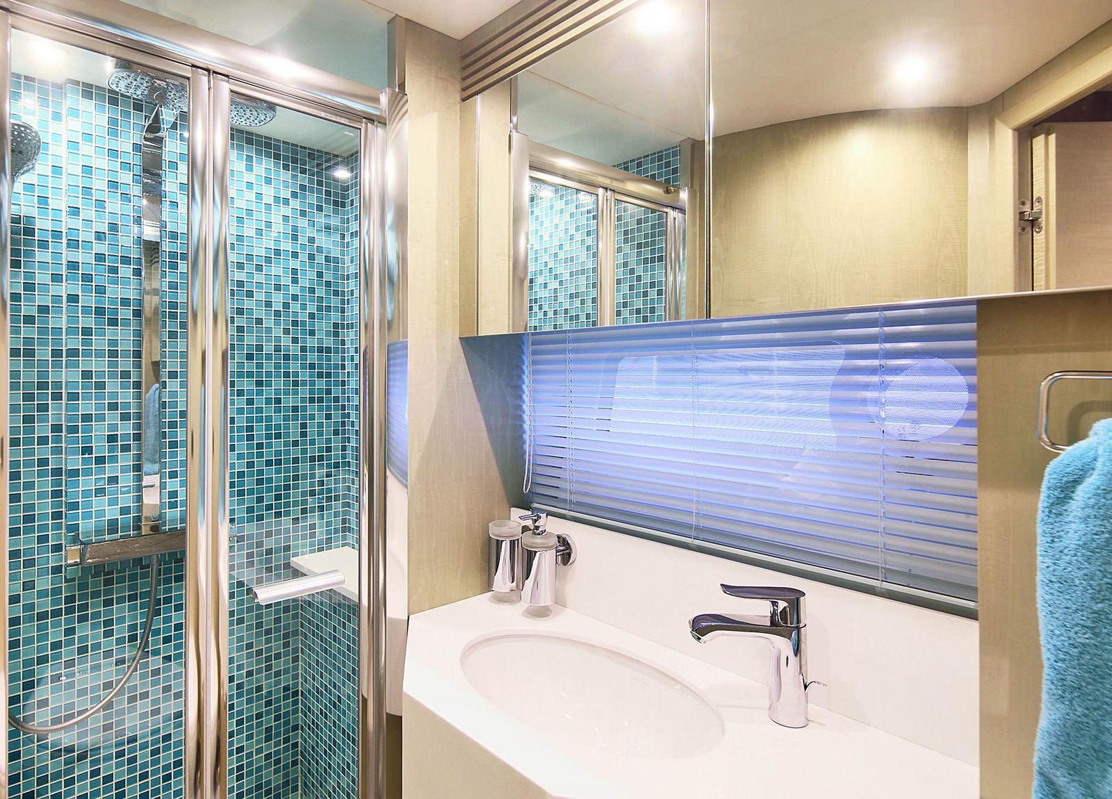 bathroom luxury yacht sunseeker 75 balearic islands