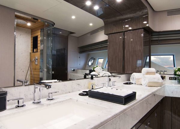 Bathroom Luxury Yacht azimut 95 memories too