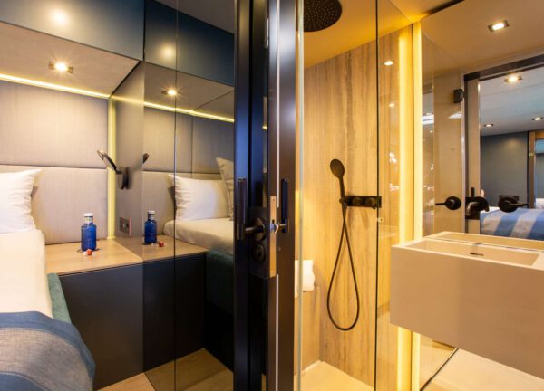 bathroom catamaran sunreef 60 sunbreeze balearic islands