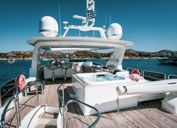 upperdeck luxury yacht azimut 29m koukles greece
