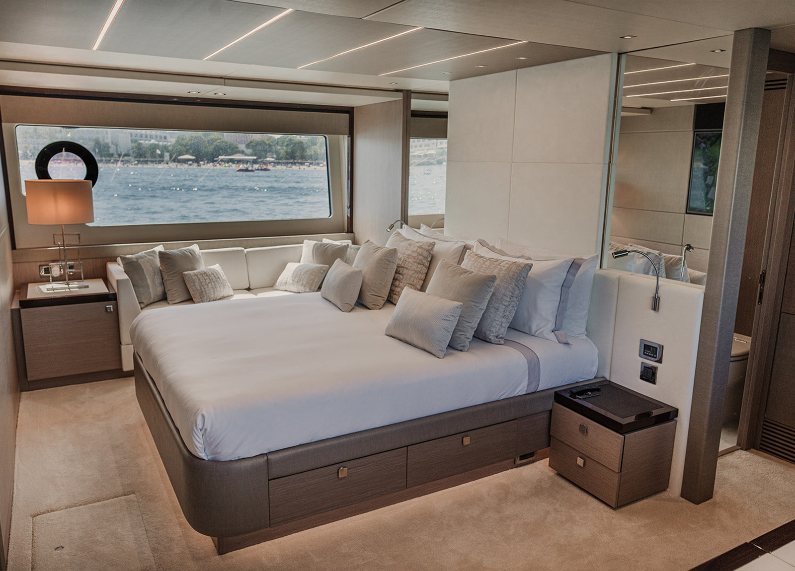 doublebed cabin luxury yacht sunseeker 76 lady m mallorca