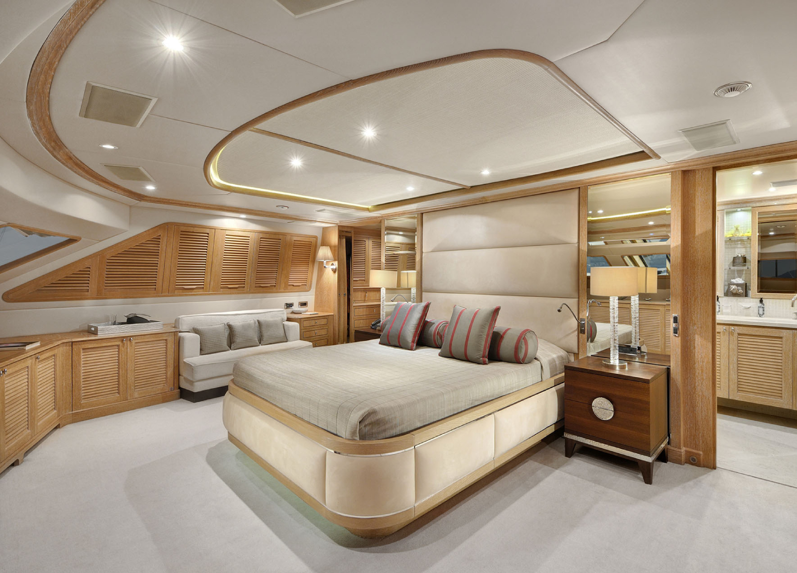 benetti classic 120 quest master cabin view