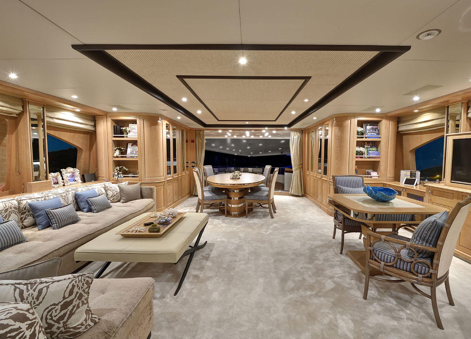 benetti classic 120 quest upper deck salon