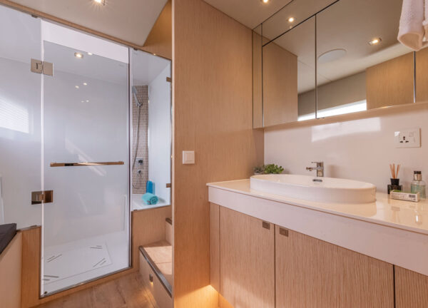 charter yacht silent dream bathroom