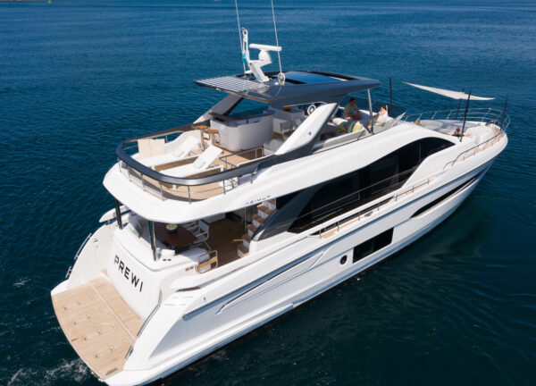 charter yacht azimut 78 fly prewi