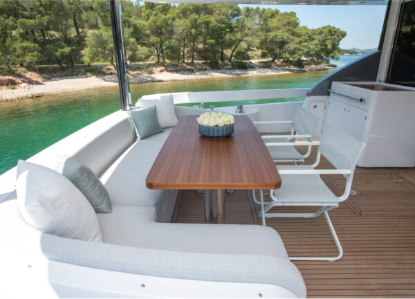 charter yacht azimut 78 fly prewi outdoor dining