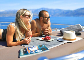 charter-yacht-faireline-squadron-78-schatzi-lifestyle