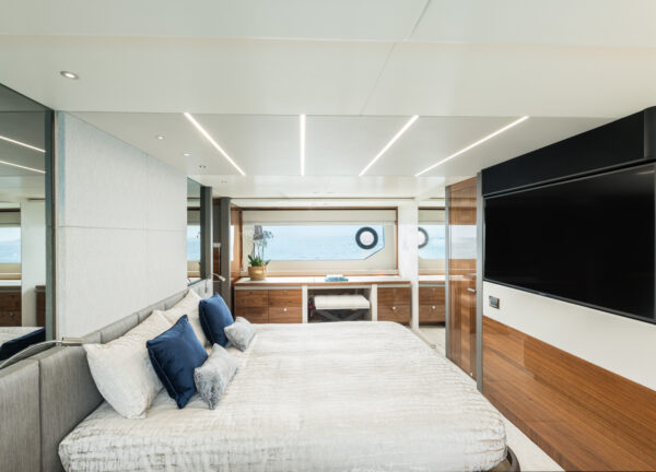 Sunseeker 76 saahsa master suite