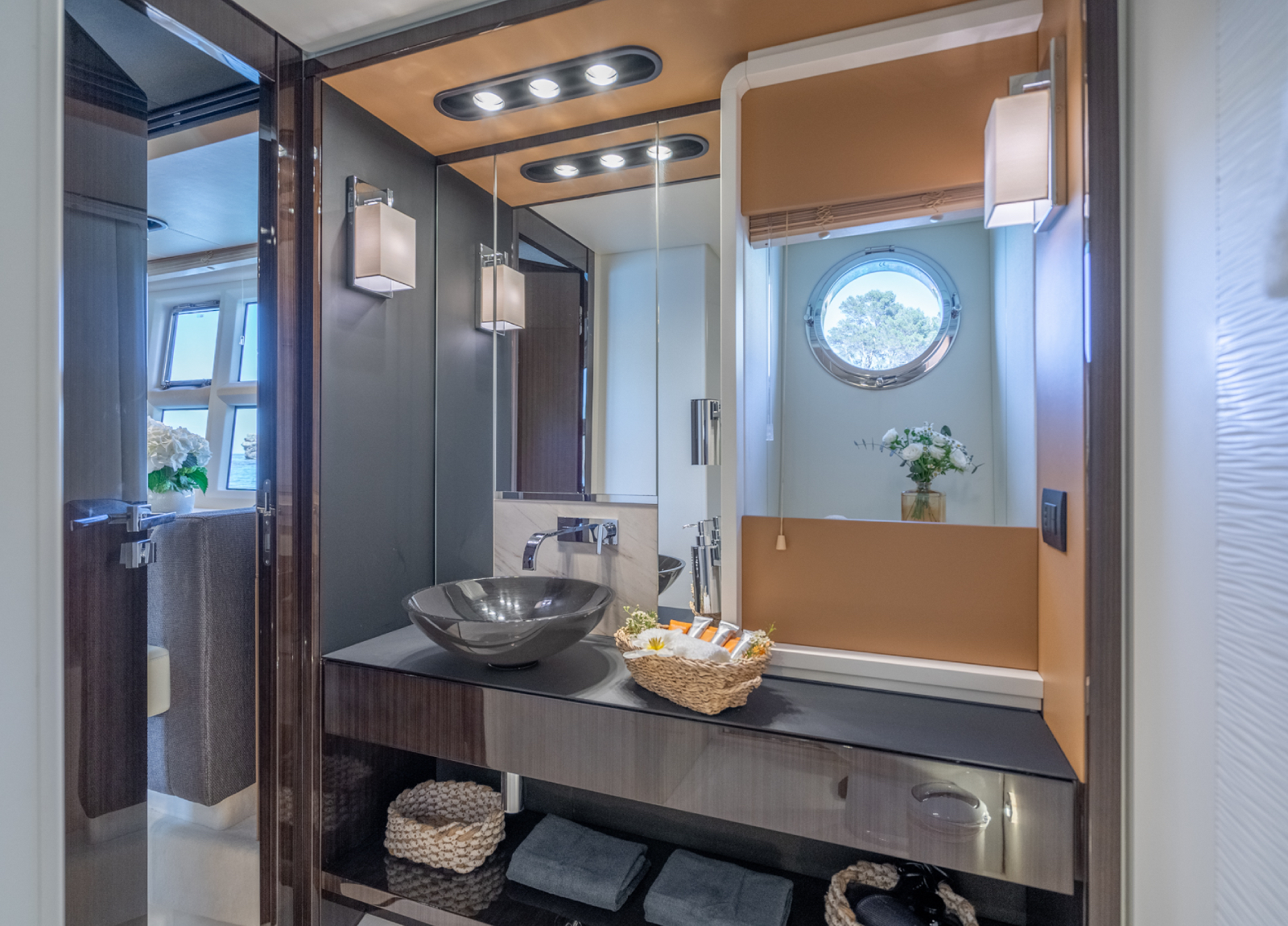 azimut 77S gran abe II bath