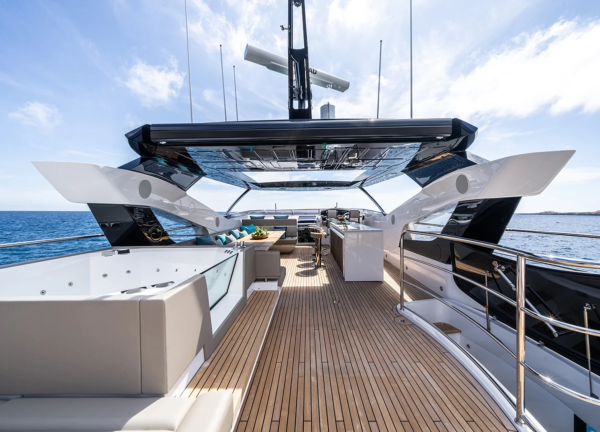 sunseeker 92 blue infinity one flybridge