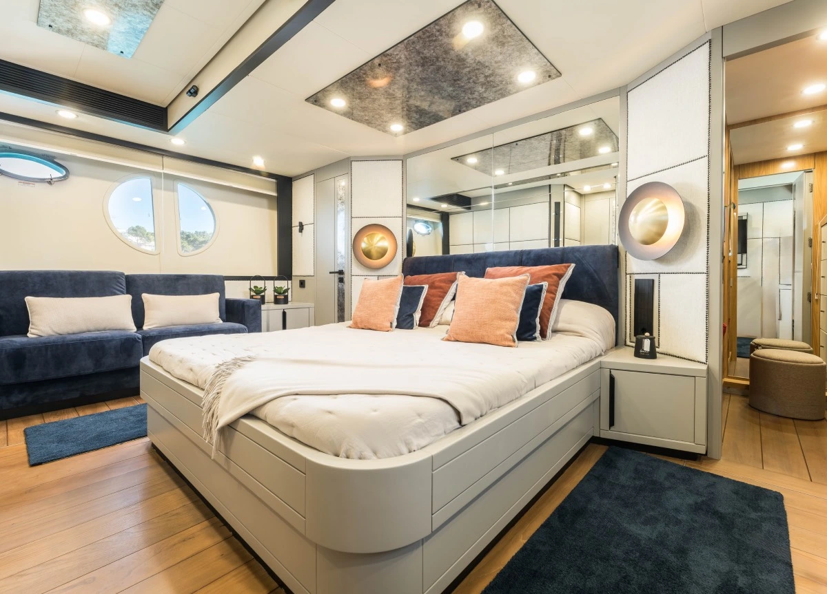 rodman muse 74 mr corn vip cabin
