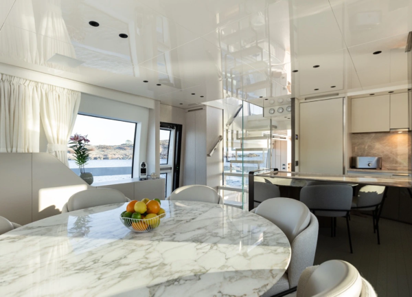 sanlorenzo sx76 cloud ix dining