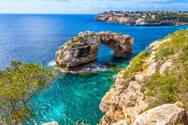 MALLORCA Y MENORCA – EXCURSIÓN A LAS HERMOSAS ISLAS HERMANAS