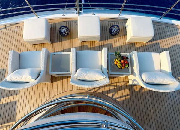 Sonnendeck luxusyacht serenity 72 Mittelmeer