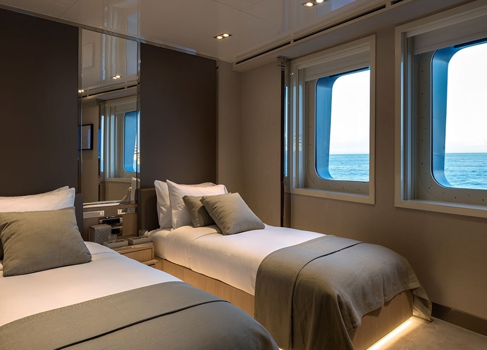 doppelkabine luxusyacht serenity 72 Mittelmeer
